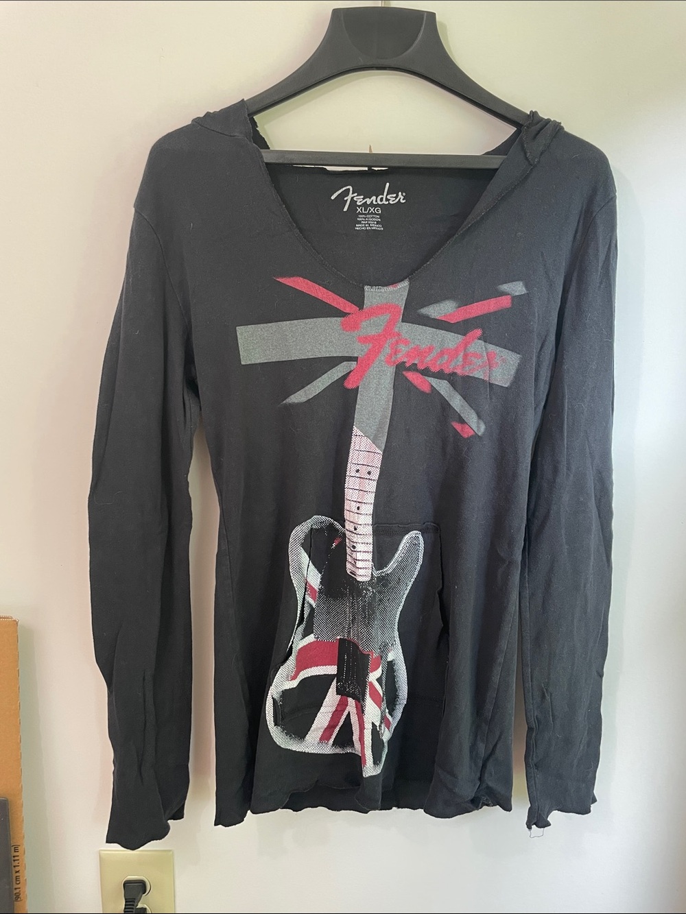Fender Black Long Sleeve Scoop Neck Hoodie with Red & White Guitar Graphic Sz XL